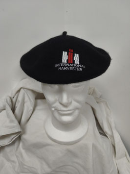 béret noir brodé IH