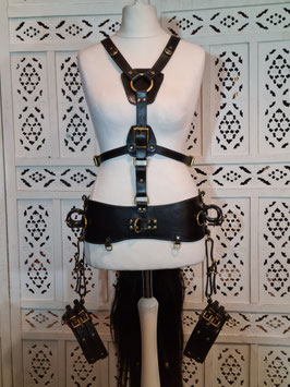 Pony Harness mit Beinriemen und Zugfunktion