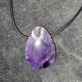 Amethyst, gebohrt, ca. 3cm x 4cm