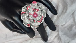 Bague fleur en tissu - imprimé gris et rose