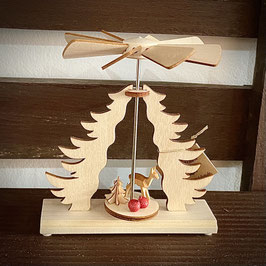 Mini-Pyramide mit geschnitzem Reh - Wärmespiel