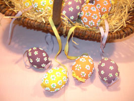 Hühner-Eier mit Glitzerblümchen