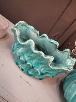 Mooie turquoise pot of vaas van aardewerk in organische vorm, afmetingen 11x 18 cm, prijs per stuk