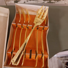 Mooie brocante gebaksvorken in gouden kleur, lengte 13 cm prijs voor de set van 6 stuks