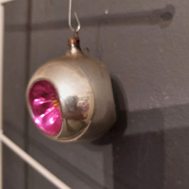 B780 oude kerstbal multi deukbal 3 deuken zilver met roze en brons, 7,5 cm