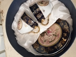 Set van 2 romantische donkerblauwe kop en schotels van Veroni in doos