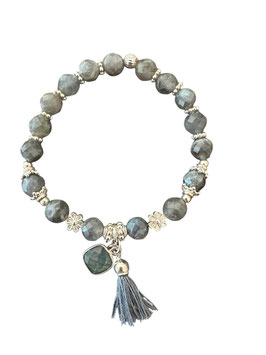 Labradoritarmband mit 2 Anhängern.