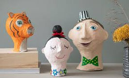K09 Figuren aus Draht, Pappmaché und Ton