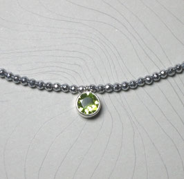 Kette "Green Green" aus silbernem Hämatit mit Peridot in Silber gefasst - ca. 44,5 cm lang