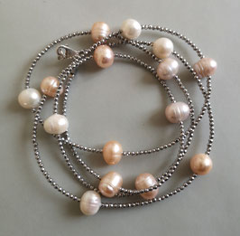Feine Kette "Double or Single" aus Perlen in Weiß, Rosé und Apricot mit silbernem Hämatit facettiert - ca. 90 cm lang