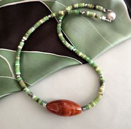 Kette  "GREEN MEADOW" - Serpentin gefleckt mit gebänderter Achatspindel und Magnetverschluss - ca. 45,0 cm lang