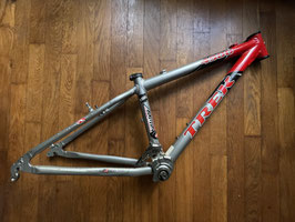 TREK 4900
