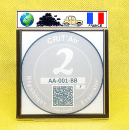 ( CR 02 + )   Un support porte certificat Crit'air avec dessin Voiture drapeau France (fond transparent)