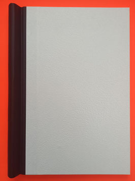 Klemmmappe für A4, Hochformat, Bezugsmaterial: ETUIPAPIER (weiß, feucht abwischbar),  Rückenbezug: EU-BUCKRAM (schwarz)