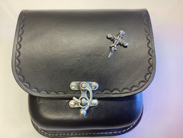 Handtasche aus eigener Herstellung, Leder, gehärtetes Leder, handgefärbt, handgeformt m. Aufname Klickfix Halterung fürs Fahrrad