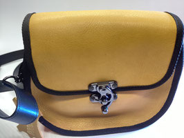 Damen Handtasche aus eigener Herstellung, komplett Leder, gelb, mit BEARBETUNGSFEHLER SONDERPREIS