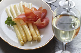 Spargelessen auf dem Hof Winkelmann mit Moorbahnfahrt & Kaffeetrinken