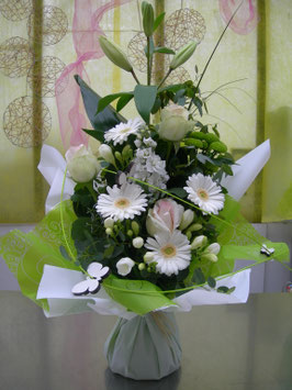 Bouquet avec réserve d'eau ton blanc