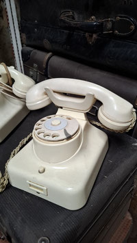 altes antikes Telefon Bakelit elfenbeinfarbend Nr 0510-01