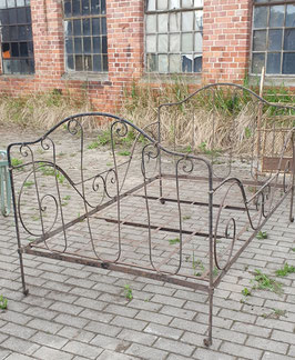 altes, antikes Bett Eisenbett Metallbett aus Frankreich Nr 2605