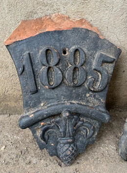 1885er Fassadenstein mit Verzierungen Nr 1106-05