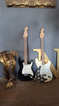 Sehr schöne E-Gitarre wahlweise schwarz/creme