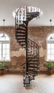 32 alte Wendeltreppe Stufen Spindeltreppe ca 5,90 m