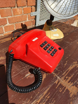 altes DDR Telefon rot Nr 2605