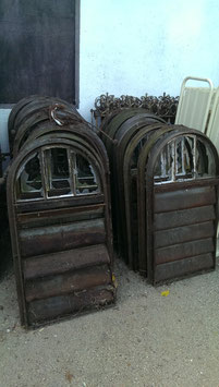 alte historische Eisenfenster mit Lamellen Fabrikfenster VINTAGE 2508