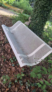 alte Parkbank Gartenbank aus Metall Lochblech 1310