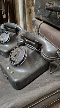 altes antikes Telefon Bakelit schwarz Nr 0510-02