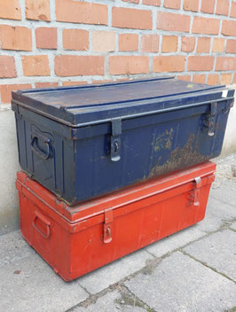Sehr schöne alte Metallkoffer Metallkisten Boxen Nr 2603