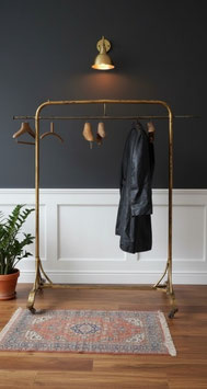 Traumhafte Garderobe antiker Kleiderständer Ladenausstattung Nr 2501