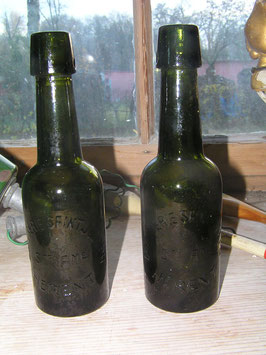 alte Bierflasche sehr schöne Form