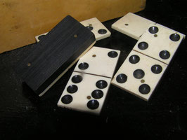 altes Dominospiel Dominosteine aus Holz