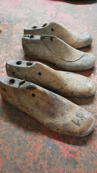 2 Paar besondere antike Schuhleisten NR 2803-02