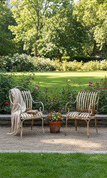 1 Paar antike Gartenstühle Gartensessel aus Frankreich nr 1110
