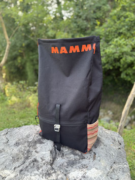 5Mammut-Crashpad Upcycling Rucksack 3-0116