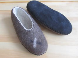 braune geschlossene Hausschuhe Gr. 40-41