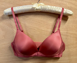 Hanro Satin-Soft-BHs in verschiedenen Designs