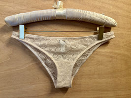 Yasmine Eslami Louise - Slip und String