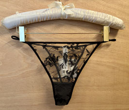 Undress Code String Flora