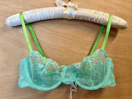 Dora Larsen Floral Lace Bügel BHs in versch. Designs
