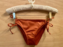 Yasmine Eslami Bikiniunterteil The Mona