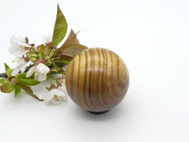 kleine Holzkugel aus Essigbaum 44 mm