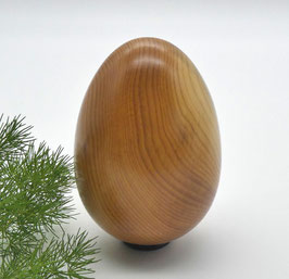 Holzei aus Eibe für Ostern