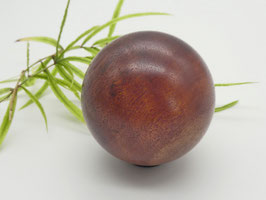 Holzkugel aus australischem Jarrah 56 mm
