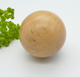 Holzkugel aus Mispel 66 mm