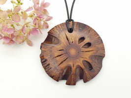 Anhänger aus einem Banksia-Zapfen