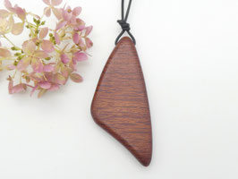 Holzschmuckanhänger aus Sheoak